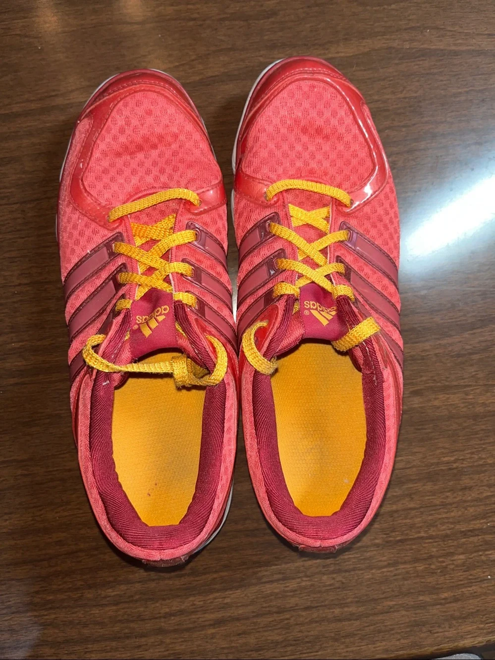 Adidas pink size 9 tennis shoes women 3027